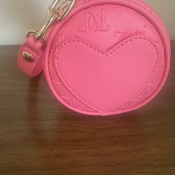 Juicy Couture Exclusive Pink Shoulder Bag with Gold Chain - Picture 3 of 6